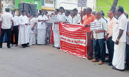 மணிப்பூர் படுகொலையை கண்டித்து கருங்கலில் பேரணி - ஆர்ப்பாட்டம்