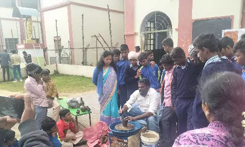 கோத்தகிரியில் மாணவர்களுக்கு சுடுமண் விழிப்புணர்வு நிகழ்ச்சி