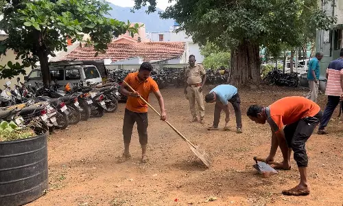 சுவர் ஓவியங்களுடன் மக்களை கவரும் மேட்டுப்பாளையம் போலீஸ் நிலையம்
