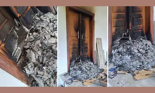 காங்கிரஸ் பிரமுகர் வீட்டுக்கு தீ வைத்த மர்ம நபர்கள்: சி.சி.டி.வி. கேமிரா காட்சிகளை கைப்பற்றி போலீசார் விசாரணை