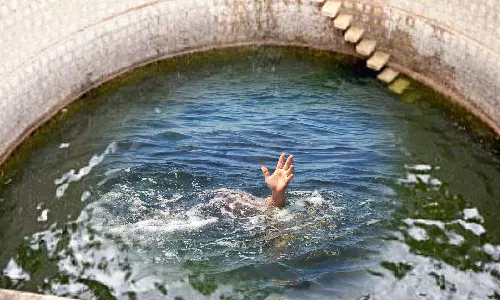 கிணற்றில் குளித்த வாலிபர் நீரில் மூழ்கி பலி