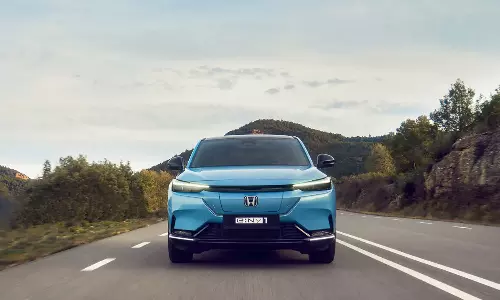 11 நிமிட சார்ஜில் 100  கிமீ ரேன்ஜ்.. வேற லெவல் எலெக்ட்ரிக் கார் அறிமுகம் செய்த ஹோன்டா