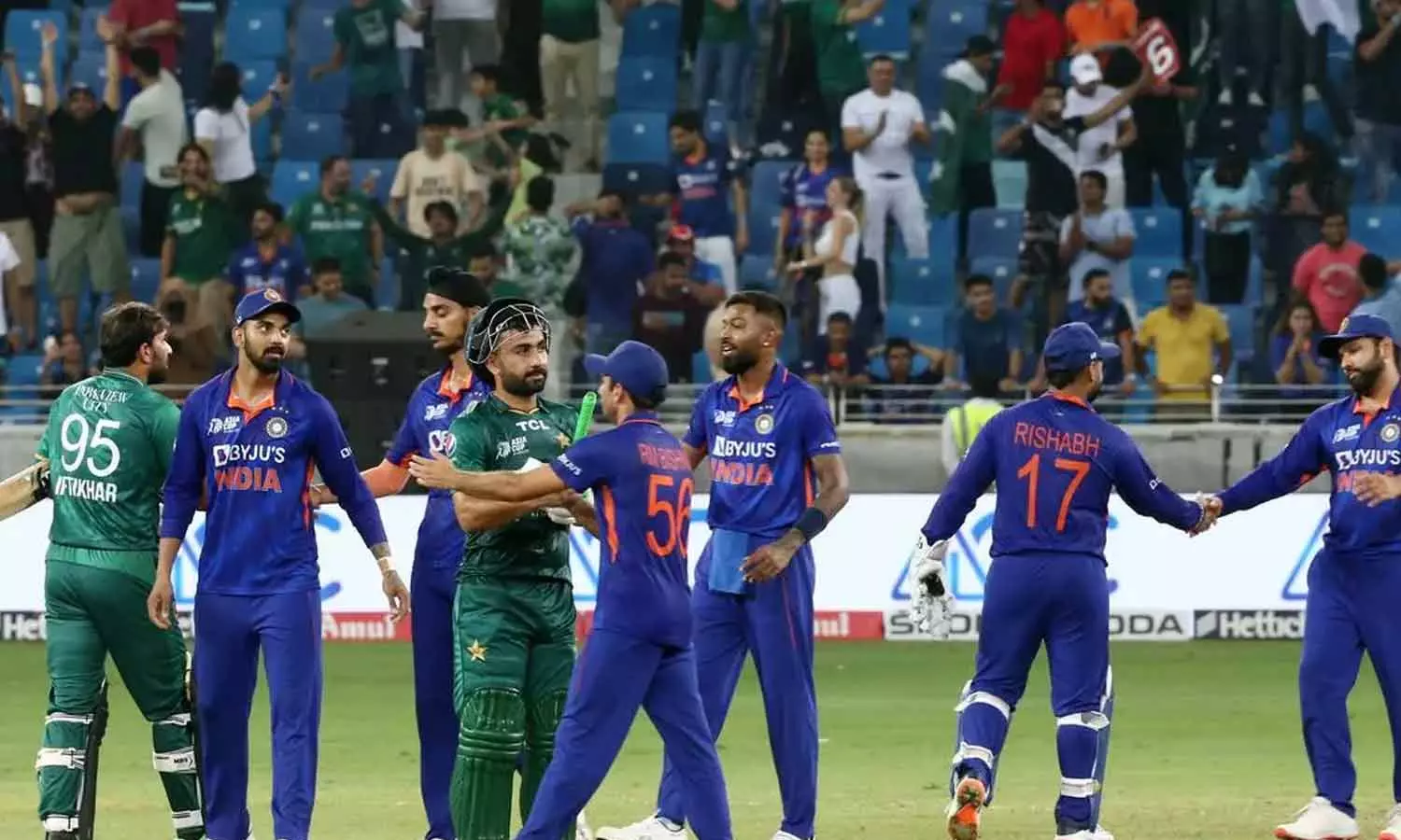 உலககோப்பை கிரிக்கெட் இந்தியாவுடன் அக்டோபர் 14-ந் தேதி விளையாட பாகிஸ்தான் ஒப்புதல் உலககோப்பை கிரிக்கெட் இந்தியாவுடன் அக்டோபர் 14-ந் தேதி விளையாட பாகிஸ்தான் ஒப்புதல்