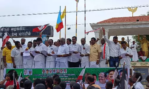 ஓ.பி.எஸ்.-அ.ம.மு.க. கூட்டணியினர் ஆர்ப்பாட்டம்