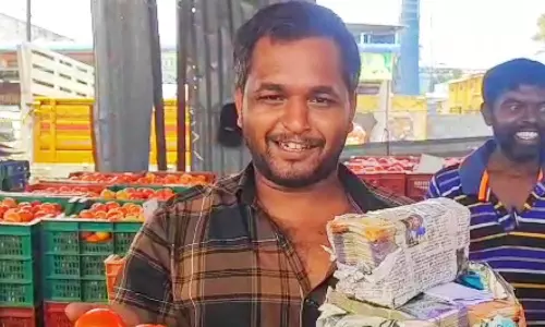 இனியும் பெண் கொடுக்க தயங்குவீர்களா...! ஒரே நாளில் ரூ.4 லட்சத்திற்கு தக்காளி விற்பனை செய்த விவசாயி