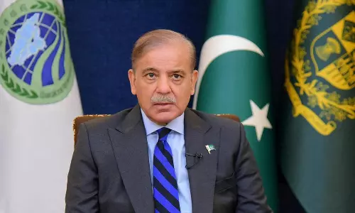 பேச்சுவார்த்தைக்கு தயாராக இருக்கிறோம்: இந்தியாவுடன் போரை விரும்பவில்லை- பாகிஸ்தான் பிரதமர் சொல்கிறார்