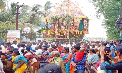 தாடிக்கொம்பு சவுந்தரராஜபெருமாள் ேகாவிலில் ஆடித்திருவிழா தேரோட்டம்