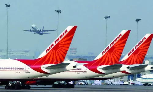 30 மணி நேரம் தாமதமாக வந்த ஏர் இந்தியா விமானம்- 2 பேரின் திருமண நிச்சயதார்த்தம் ரத்தானது