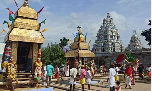 அந்தியூர் குருநாதசாமி கோவிலில் தேர் திருவிழா