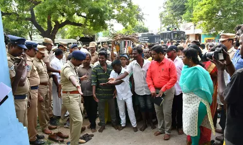 திருவண்ணாமலை அருகே பட்டியலின மக்கள் கோவிலுக்குள் செல்ல அனுமதி- 500 போலீசார் குவிப்பு