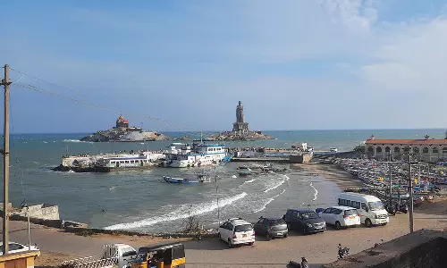 கன்னியாகுமரியில் இன்று 2-வதுநாளாககடல் நீர்மட்டம் தாழ்வு