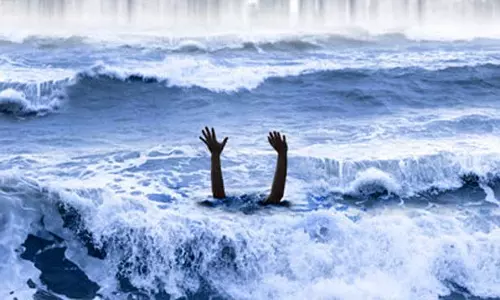 கன்னியாகுமரியில் கடலில் பிணமாக மிதந்த வாலிபர்