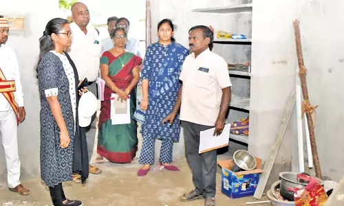 வளர்ச்சி திட்ட பணிகள் குறித்து கலெக்டர் ஆய்வு