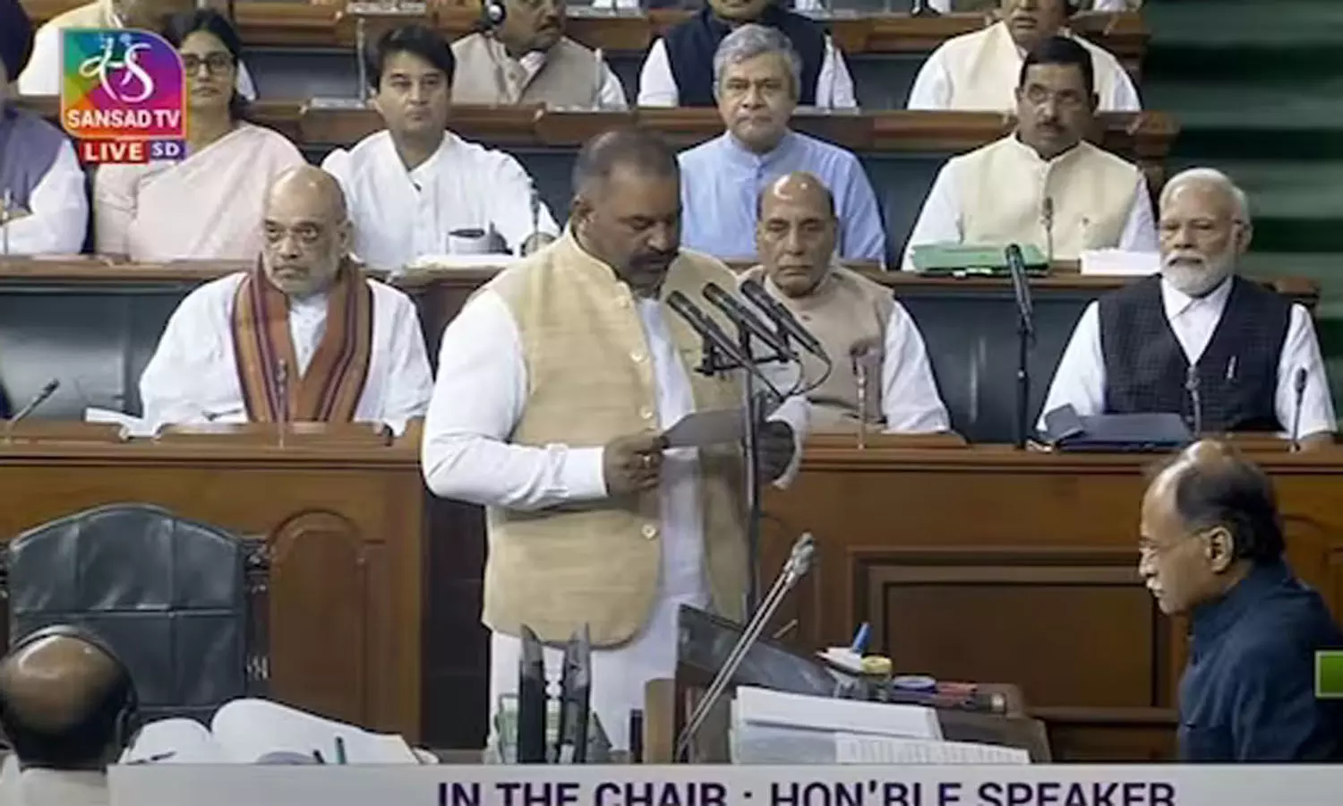 சபாநாயகர் மீது காகித வீச்சு- ஆம் ஆத்மி எம்.பி ரிங்கு மழைக்கால கூட்டத்தொடரில் இருந்து இடைநீக்கம்