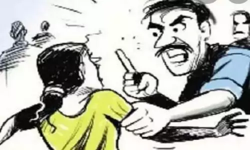 மனைவி, மாமியாரை கொல்ல முயன்ற வாலிபர் மீது வழக்கு