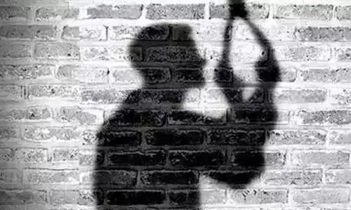 எலக்ட்ரிக் கடை உரிமையாளர் தற்கொலை