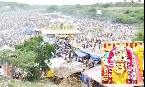 நீப்பந்துறை தென்பெண்ணை ஆற்றில் ஆடி பெருக்கு விழா