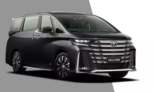 வேற லெவல் அப்டேட்கள்.. ரூ.1.20 கோடியில் புதிய வெல்ஃபயர் மாடலை அறிமுகம் செய்த டொயோட்டா!