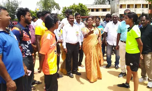 திருப்போரூர் வட்டார அளவில் கைப்பந்து போட்டி: மாவட்ட போட்டிக்கு பள்ளிகள் தேர்வு