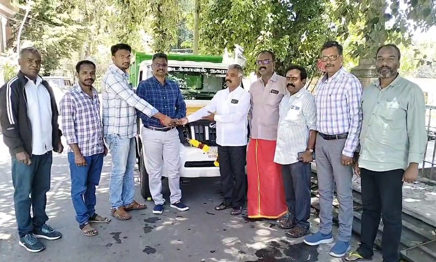 கொடைக்கானல் நகராட்சியில் குப்பைகளை அகற்ற புதிய வாகனங்கள்