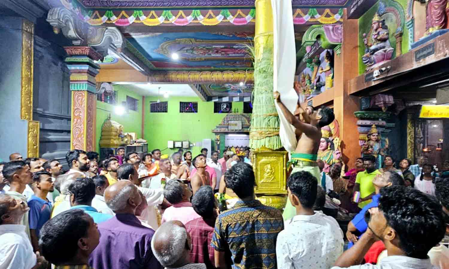 பச்சைவாழியம்மன் தீமிதி திருவிழா கொடியேற்றத்துடன் தொடக்கம்