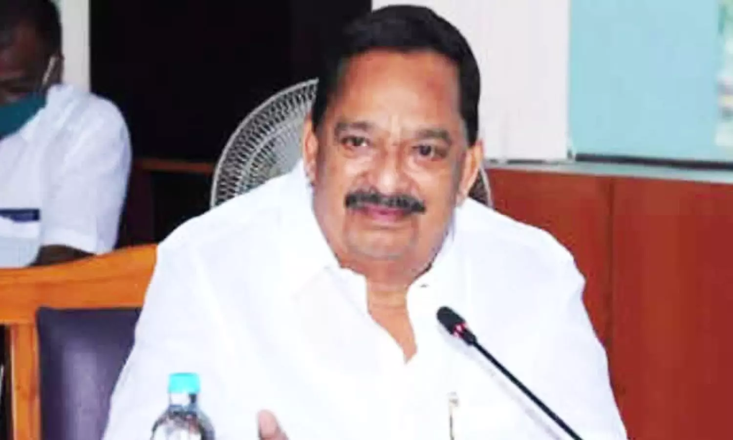 கருணாநிதி நினைவு நாளில் அஞ்சலி செலுத்த வேண்டும் கருணாநிதி நினைவு நாளில் அஞ்சலி செலுத்த வேண்டும்