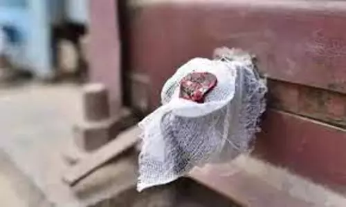 வரி செலுத்தாத கடைகளுக்கு சீல்