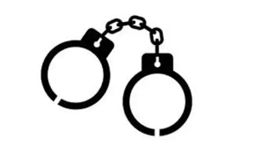 மது விற்ற மூதாட்டி உள்பட 2 பேர் கைது