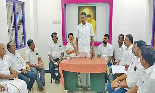 சுரண்டையில் தென்காசி தெற்கு மாவட்ட தி.மு.க. இளைஞரணி நிர்வாகிகள் கூட்டம்