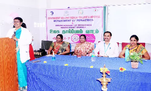 பிறந்த குழந்தைக்கு மாட்டுப்பால், கழுதைபால், தேன் கொடுக்க கூடாது