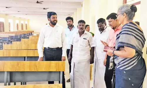 நாகை செல்லூர் அரசு கல்லூரியில் ஷா நவாஸ் எம்.எல்.ஏ. திடீர் ஆய்வு