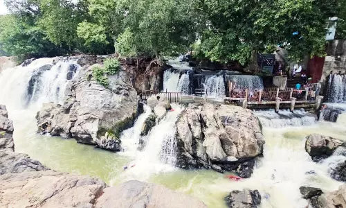 ஒகேனக்கல்லுக்கு நீர்வரத்து 4 ஆயிரம் கன அடியாக நீடிப்பு