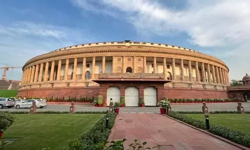 12-வது நாளாக எதிர்கட்சிகளின் அமளியால் பாராளுமன்றம் நாள் முழுவதும் ஒத்திவைப்பு