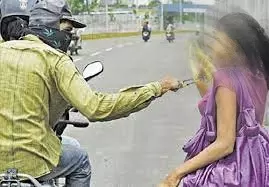 பெண்ணிடம் தாலி செயின் பறிப்பு பெண்ணிடம் தாலி செயின் பறிப்பு