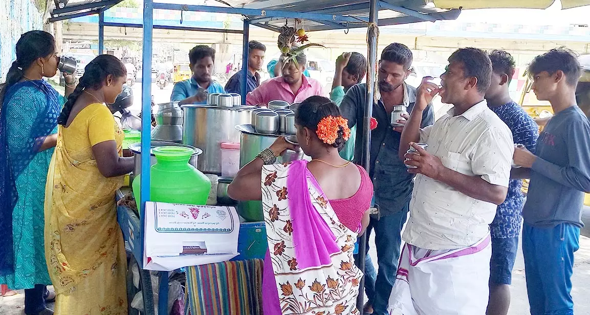 பகல் நேரத்தில் கொளுத்தும் வெயில் பகல் நேரத்தில் கொளுத்தும் வெயில்