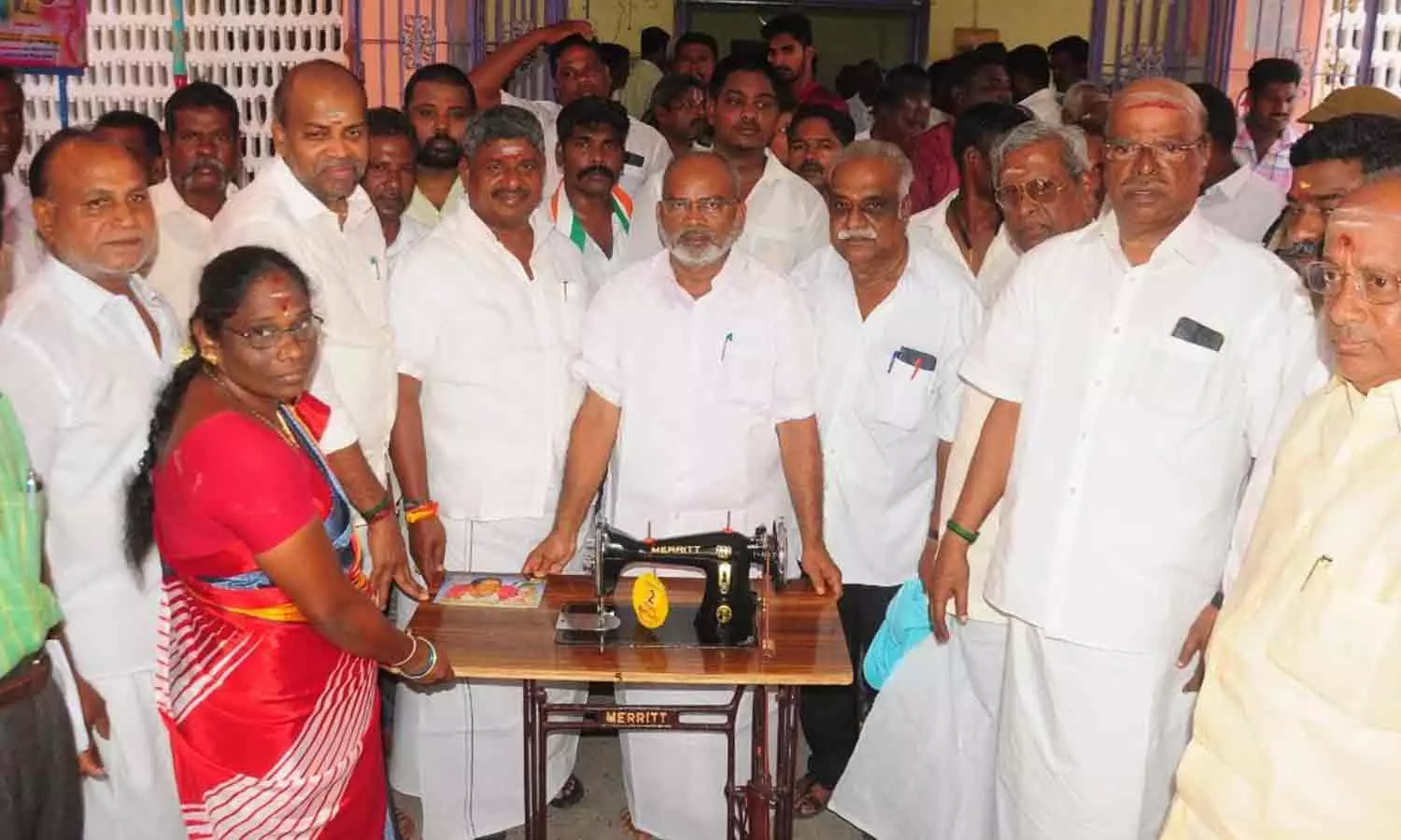 அரியாங்குப்பம் தொகுதியில் நலத்திட்ட உதவிகள் அரியாங்குப்பம் தொகுதியில் நலத்திட்ட உதவிகள்