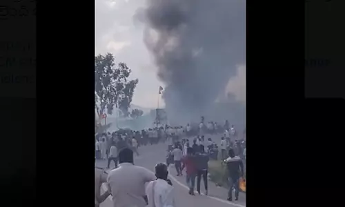 சந்திரபாபு நாயுடு கலந்துகொண்ட நிகழ்ச்சியில் பயங்கர வன்முறை - போலீசார் தடியடி