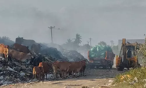 மருத்துவ கழிவுகள் கொட்டப்பட்டதால் பொதுமக்களுக்கு சுவாசக் கோளாறு