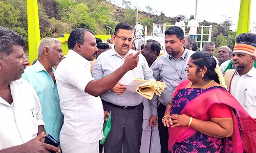 கடையம் பெரும்பத்து ஊராட்சியில் சீரான குடிநீர் விநியோகம் செய்ய புதிய மின்மாற்றி- கலெக்டரிடம், பஞ்சாயத்து தலைவர் மனு