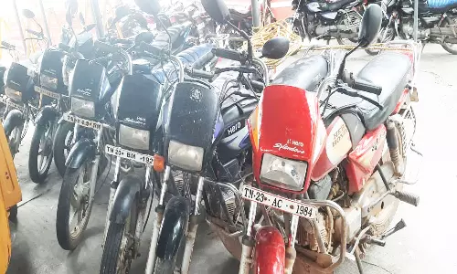 ஒடுகத்தூர் சுற்றுப்பகுதியில் 12 பைக்குகள் ஒரே நாளில் பறிமுதல்