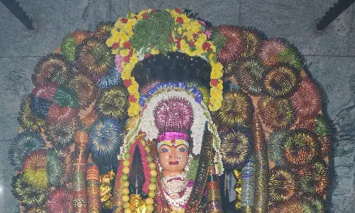 ஆடி வெள்ளியை முன்னிட்டு அம்மன் கோவில்களில் சிறப்பு வழிபாடு