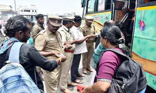 தனியார் பஸ்களில் அதிக கட்டணம் வசூலிப்பது குறித்து ஆய்வு