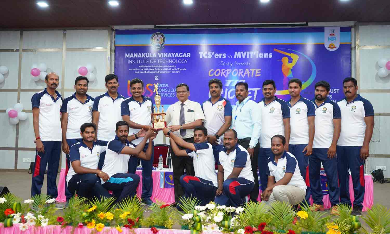 டி-10 கிரிக்கெட் போட்டி எம்.ஐ.டி கல்லூரி வெற்றி