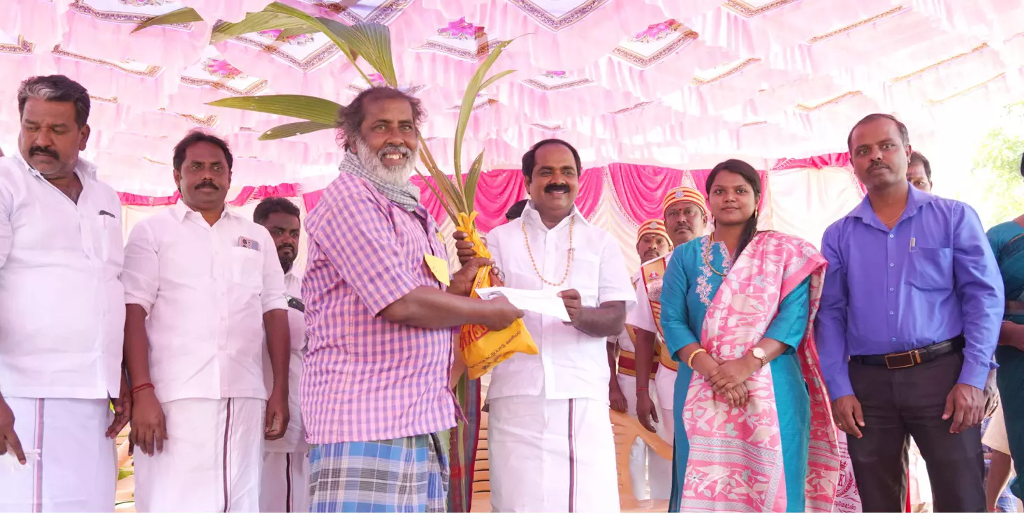 நரிக்குறவர் பழங்குடியினத்தவர்களுக்கு விலையில்லா வீட்டுமனைப் பட்டா நரிக்குறவர் பழங்குடியினத்தவர்களுக்கு விலையில்லா வீட்டுமனைப் பட்டா