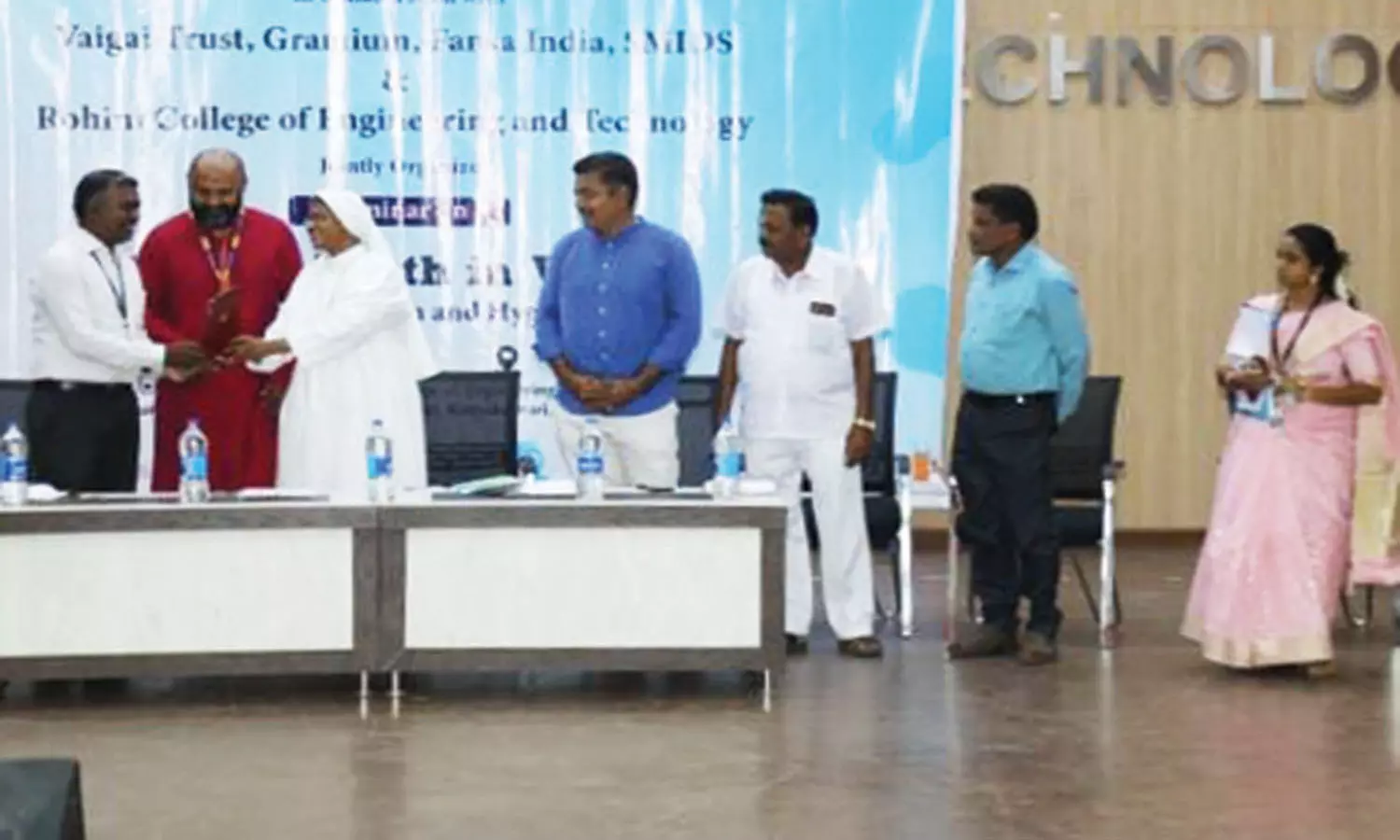 அஞ்சுகிராமம் அருகே ரோகிணி பொறியியல் கல்லூரியில் கருத்தரங்கம்