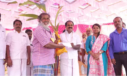 நரிக்குறவர் பழங்குடியினத்தவர்களுக்கு விலையில்லா வீட்டுமனைப் பட்டா