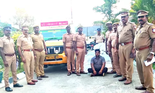 மினி டெம்போவில் ரகசிய அறை அமைத்து கடத்திய 180 கிலோ குட்கா பறிமுதல்