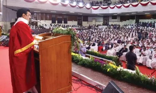 வேலை கிடைத்தாலும் தொடர்ந்து படியுங்கள்- பட்டமளிப்பு விழாவில் முதலமைச்சர் மு.க.ஸ்டாலின் பேச்சு