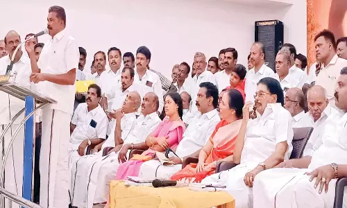 தென்காசியில் தெற்கு மாவட்ட  தி.மு.க. செயல்வீரர்கள் கூட்டம்