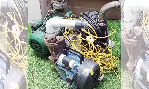 சட்டவிரோதமாக குடிநீர் எடுத்த மின்மோட்டார்கள் பறிமுதல்